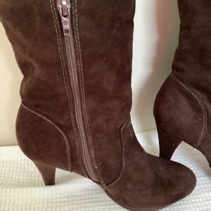 Brown Vegan Suede knee high boots zip side closure Size 9